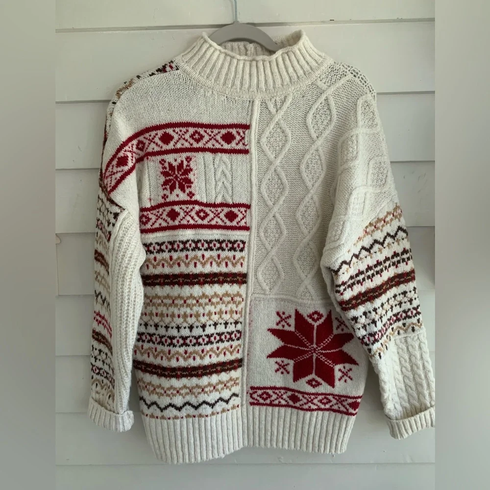 American Eagle Mock Neck Fair Isle Snowflake Sweater Size Small - Picture 2 of 14